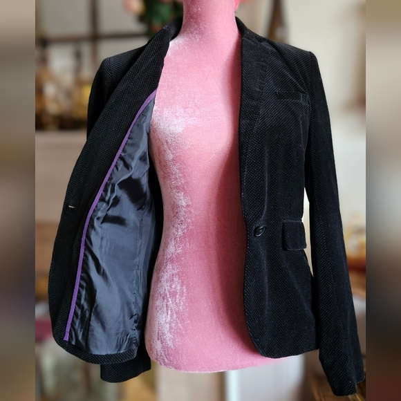 Tommy Hilfiger black velvet blazer. Size 6 - Picture 8 of 10